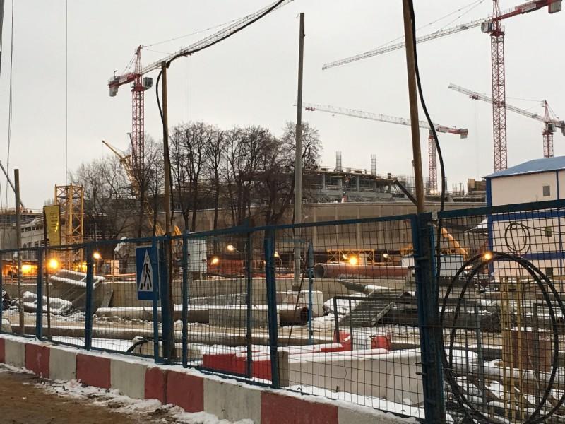 Toujours des travaux Prospekt Leningradsky pour la future VTB-Arena