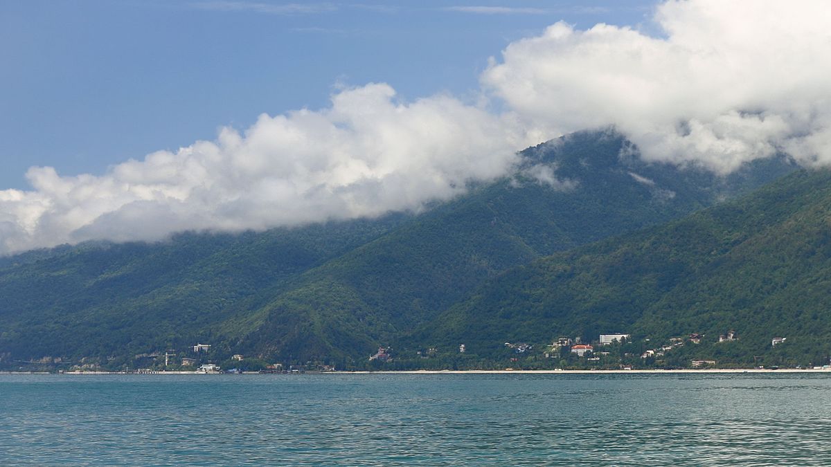 Gagra vue des rives de la mer noire | © Hons084 / Wikimedia Commons