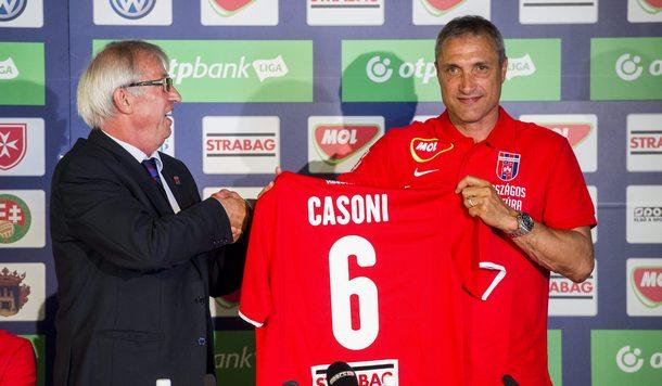 Casoni tout heureux de signer au Videoton | © sportolunk.sk