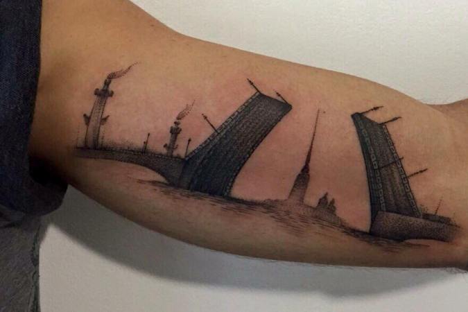 Le tatouage du joueur en l'honneur de sa ville d'adoption. Ⓒ Instagram du joueur.
