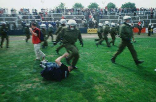  Incidents lors du match BFC Dynamo-FC Union Berlin en 2006 ((c) Harald Hauswald/Ostkreuz)