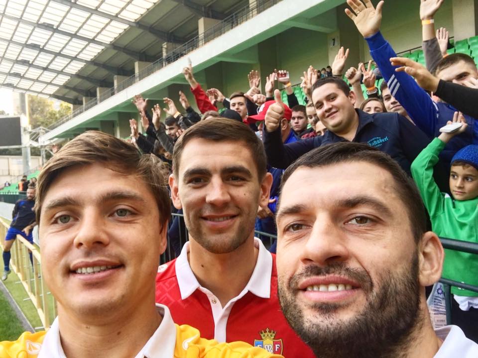 Epureanu, Armas et Gatcan lors de l'entraînement ouvert au public avant Moldavie-Serbie | © facebook.com/FMFMoldova